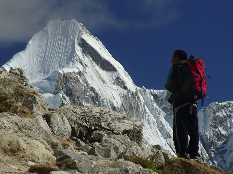 everest-base-camp-via-gokyo-chola-pass-trek