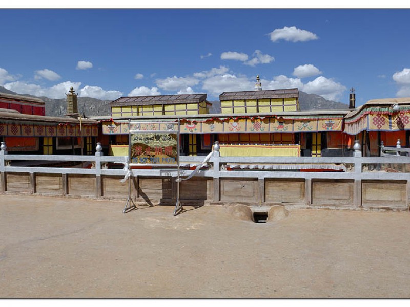 lhasa-gyantse-shigatse-sightseeing-tour