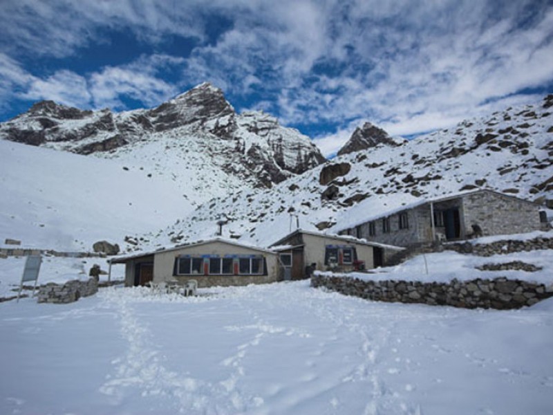 lobuche-east-climbing