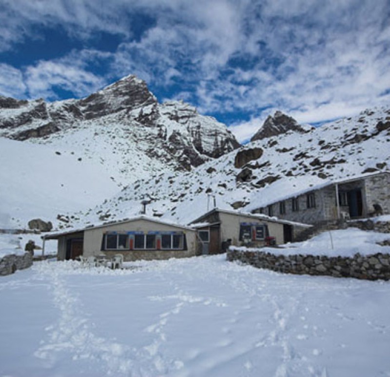 lobuche-east-climbing
