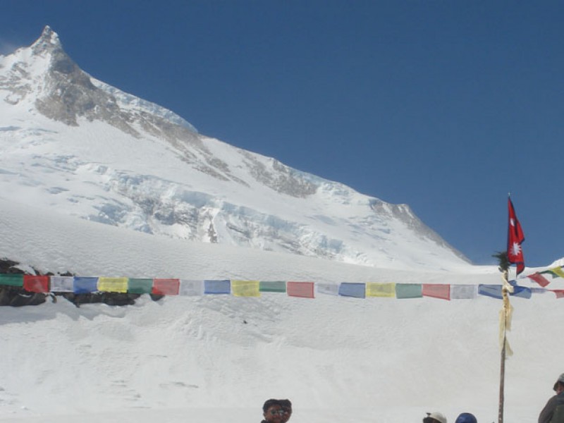 mt-manaslu-8163-m-expedition-nepal